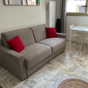 studio-meuble-proche-plages-et-vieille-ville.fr-provencehotel.com/